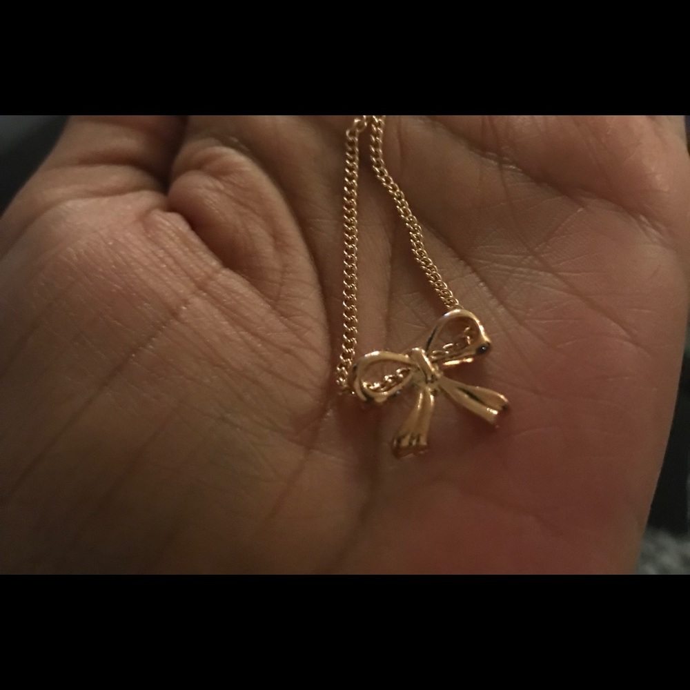 🎗 Pendant Necklace